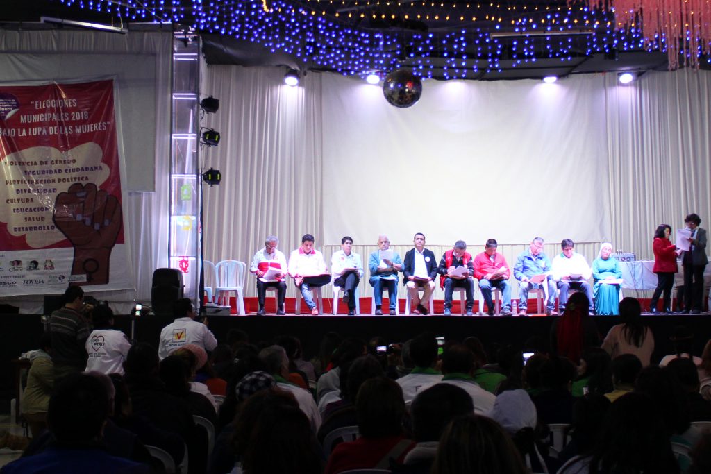 INFOVIDA | Mujeres exigieron a candidatos a la alcaldía de Villa El Salvador políticas y acciones concretas contra la violencia hacia la mujer