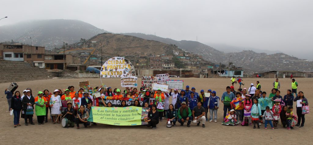 INFOVIDA | Feria y pasacalle ambiental: Vecinos/as de San Juan de Miraflores se suman al compromiso frente al cambio climático