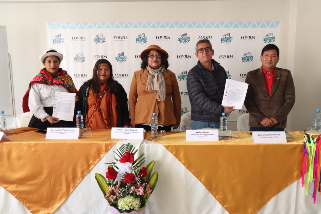 Lideresas entregaron mil firmas de respaldo al Gobierno Regional de Junín para la incorporación del enfoque de género en la estrategia regional de cambio climático