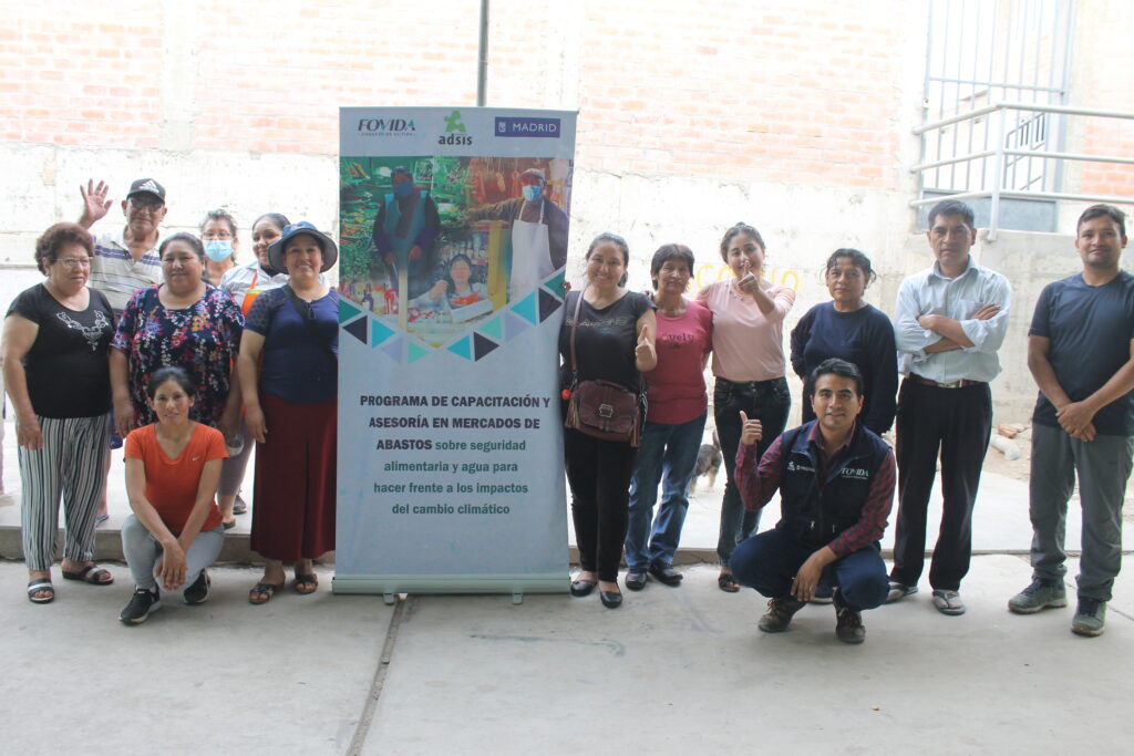 Mercados saludables: Comerciantes se capacitan en la adopción de prácticas sanitarias y ambientales para hacer frente al cambio climático y posicionar sus mercados