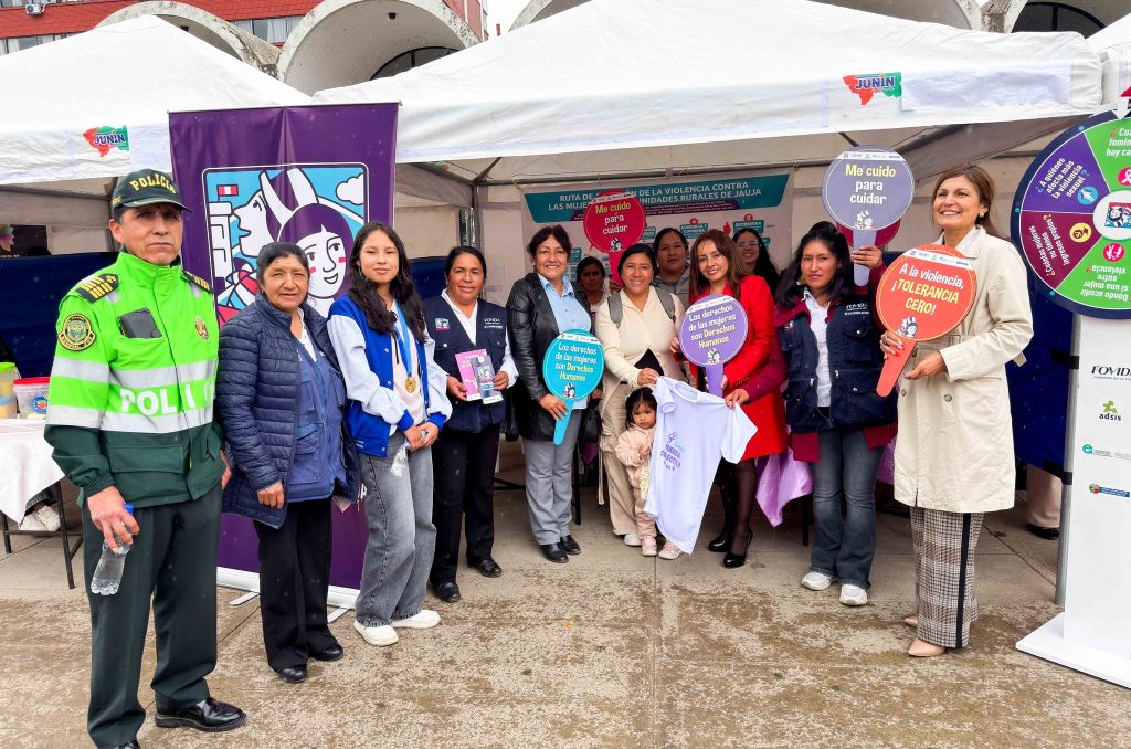 8M: Lideresas de Jauja impulsan sensibilización contra la violencia en feria regional